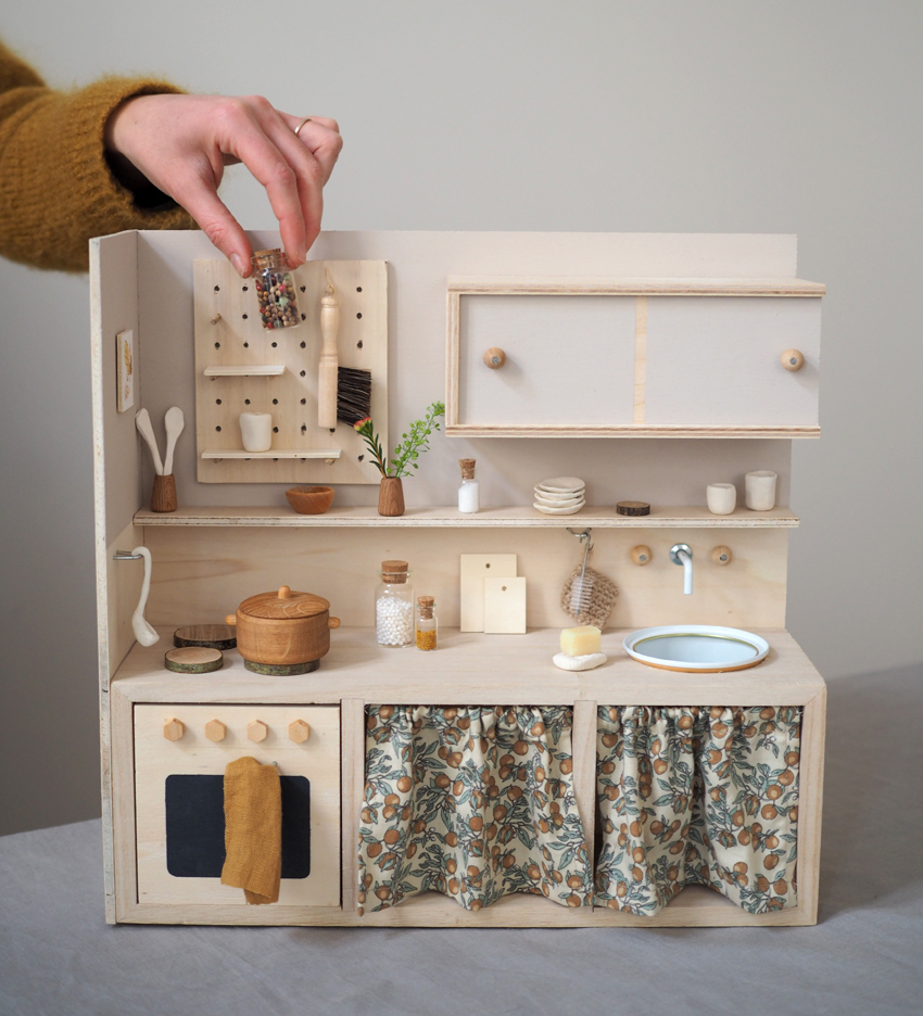 DIY une maison de poupée - meubles miniatures à imprimer - la cuisine